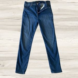 Lucky Brand. Skinny Bridgette. Dark Wash. 8/29 Regular.
